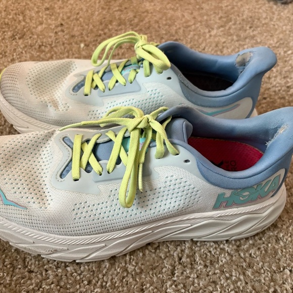 Hoka 😍 Arahi 7 Light Blue and Neon Yellow Athletic Shoes - Picture 2 of 8